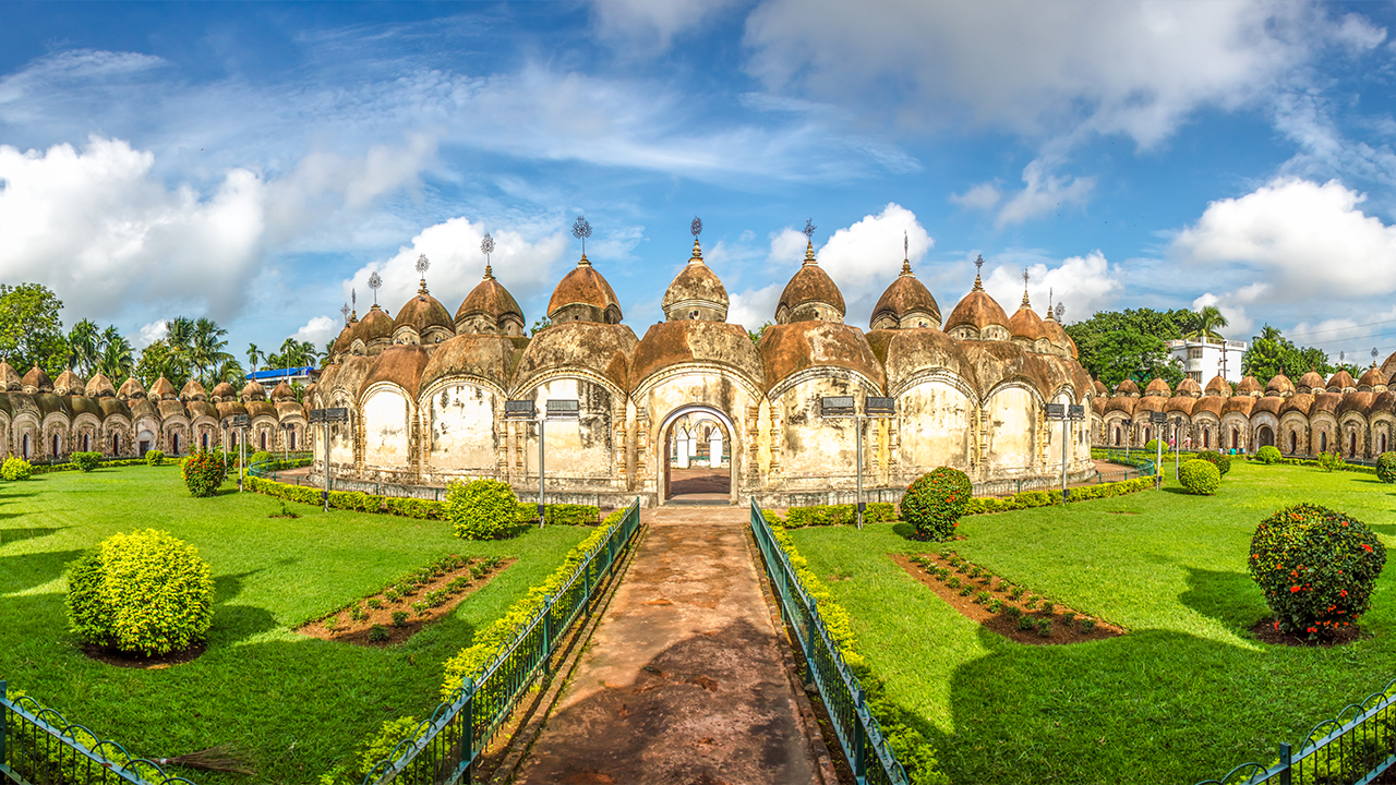 ঘুরে আসুন বাংলার জাগ্রত শিব মন্দির থেকে