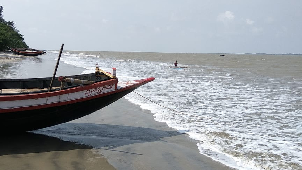 উইকএন্ডে ঘুরে আসুন অথৈ জলের মাঝখানে মৌসুনি দ্বীপে