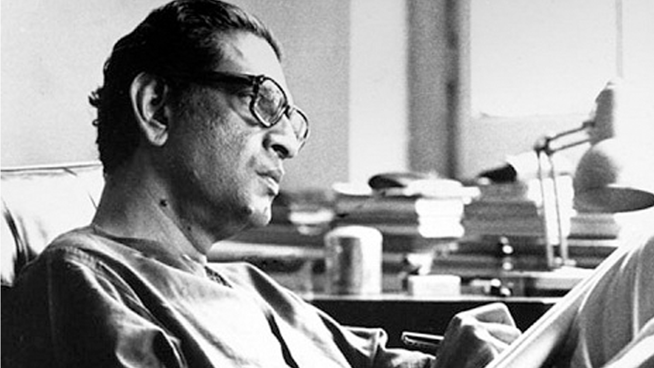 সত্যজিতের লেখা যে সাতটি বই আপনাকে পড়তেই হবে