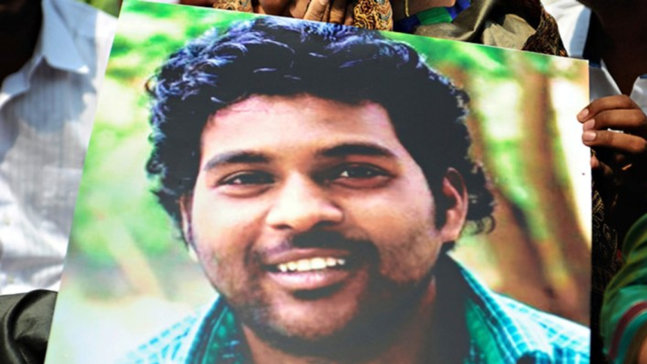 জাত – অসুখটা গভীর, বুঝতে চায় না সমাজ