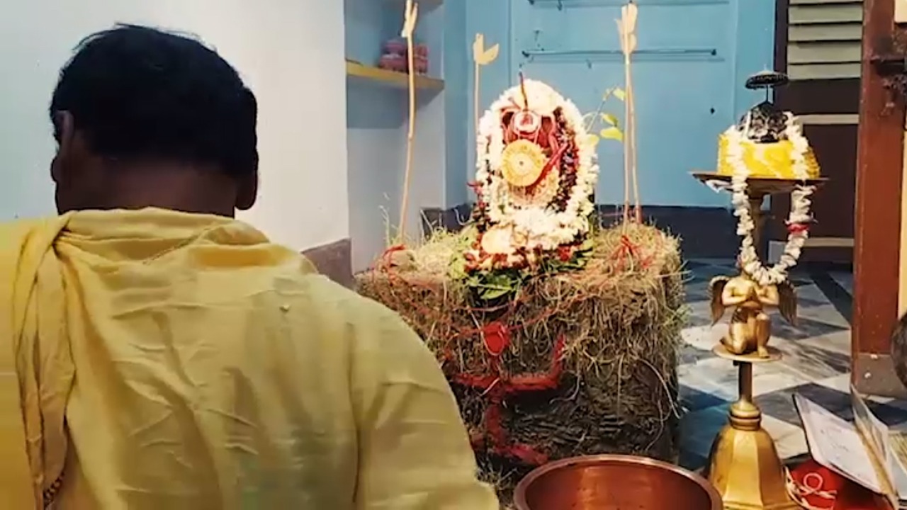 পুজোর ঢাকে পড়ল কাঠি, কৃষ্ণ নবমীতে সূচনা হল দুর্গাপুজোর