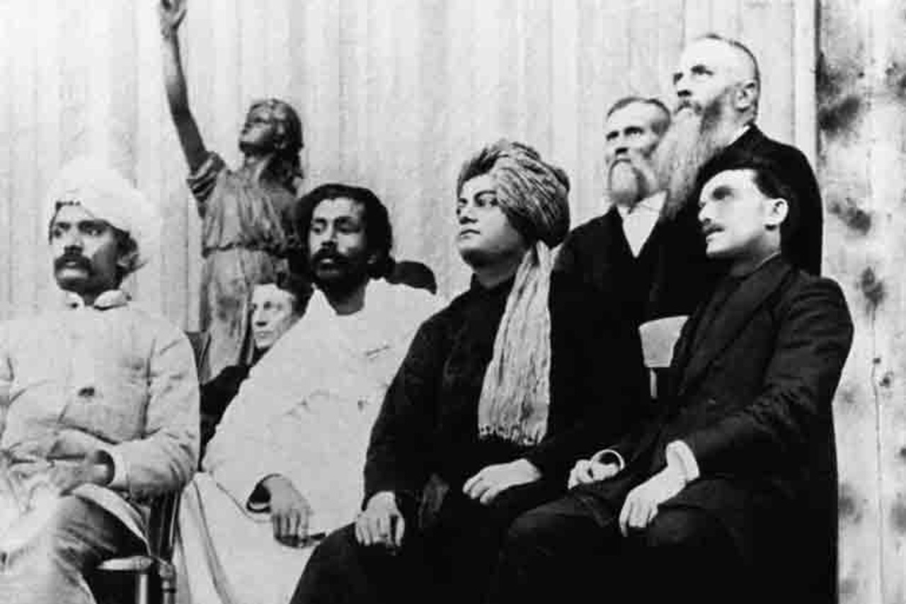 আজকের দিনেই শিকাগো ধর্ম মহাসভায় গোটা বিশ্বের মন জিতেছিলেন স্বামীজি   ﻿