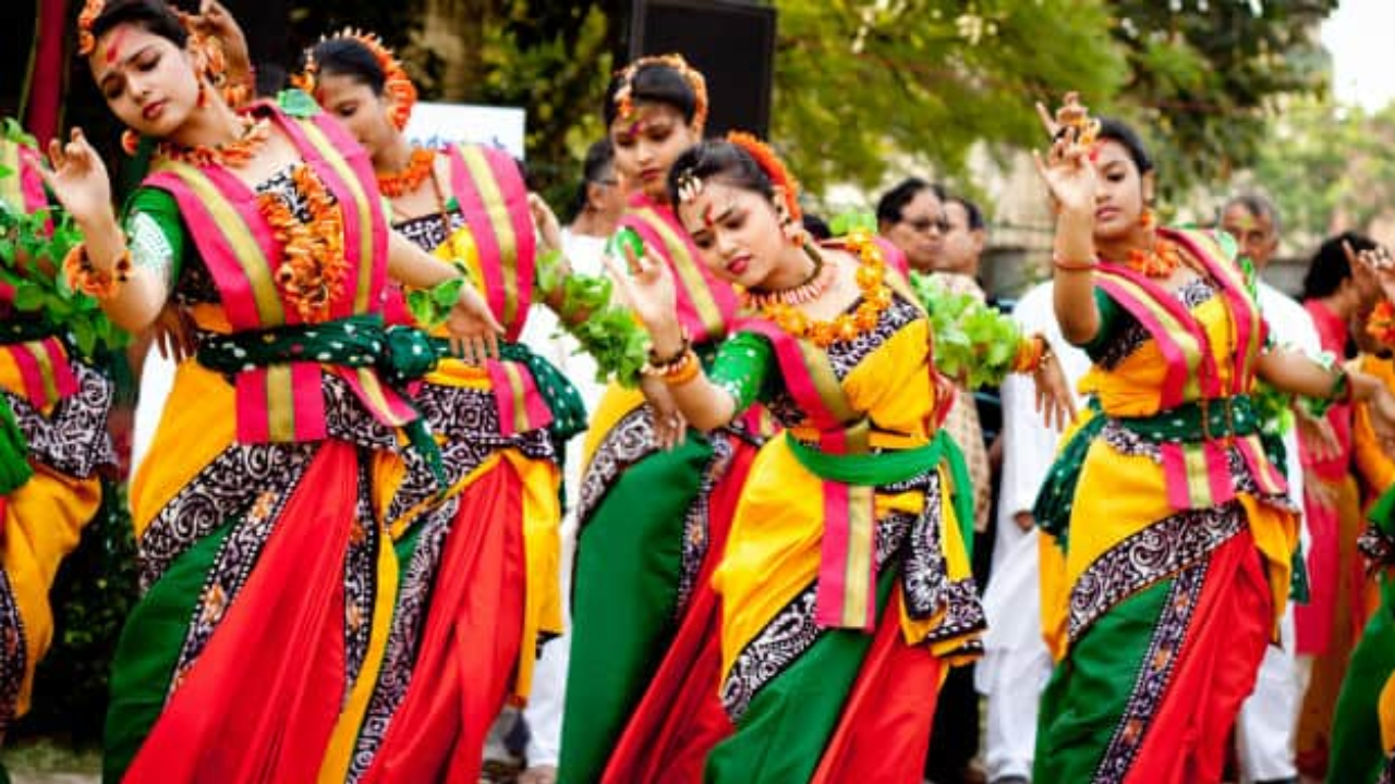 বসন্ত উৎসব – রবীন্দ্রনাথের আদর্শ, শান্তিনিকেতনের ঐতিহ্য