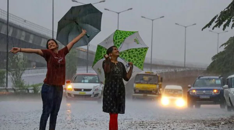 উত্তরের পর দক্ষিণের জেলাও ভাসবে বৃষ্টিতে, পূর্বাভাস আবহাওয়া দপ্তরের