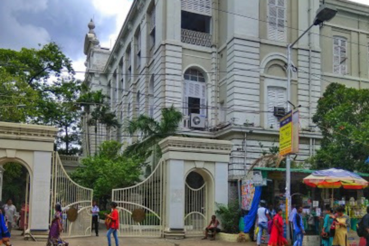 প্রেসিডেন্সি বিশ্ববিদ্যালয়ে নীতি পুলিস? হচ্ছে গার্জেন কলও?