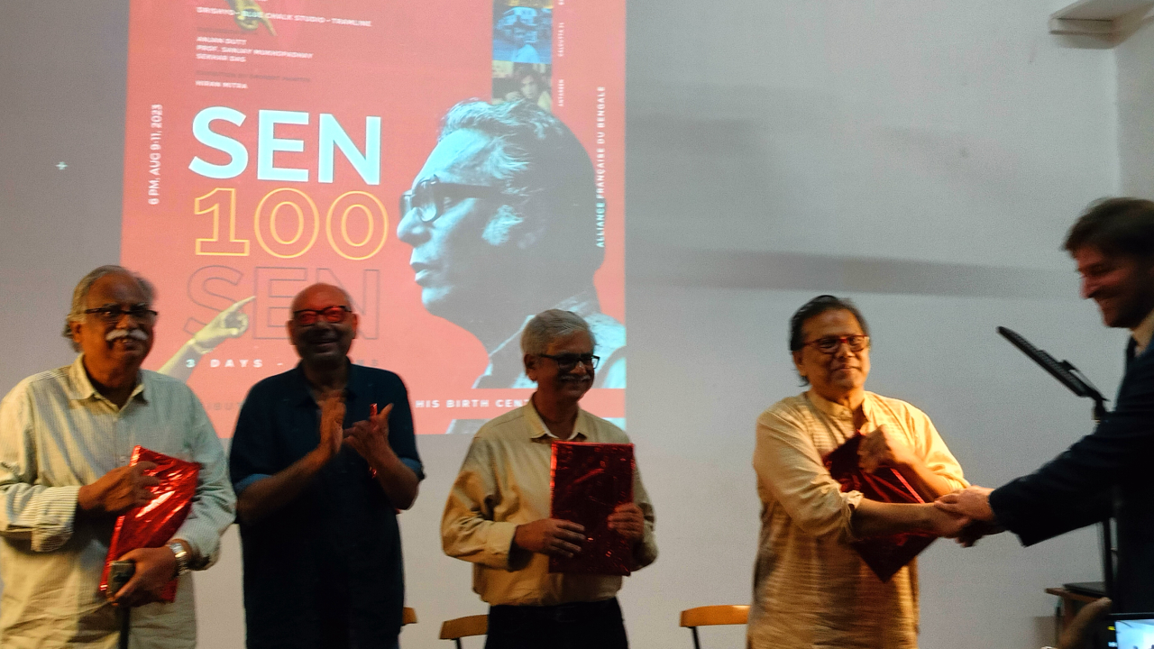 #EXCLUSIVE আলিয়ঁস ফ্রাঁসেজে মৃণাল সেনের জন্ম শতবর্ষে শ্রদ্ধার স্মরণ