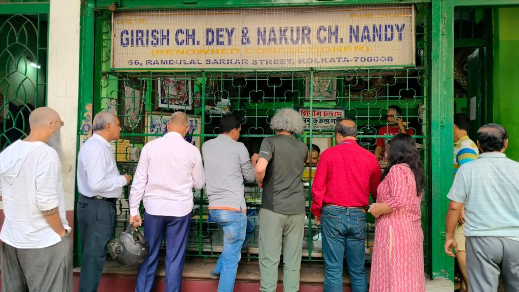 বিজয়ার মিষ্টিমুখের আয়োজন নকুড়ের মিষ্টির দোকানে