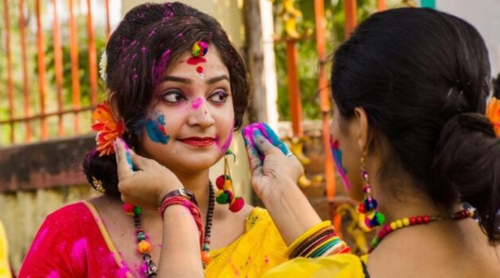  রঙের উৎসবে শান্তিনিকেতন ছাড়াও জমজামাট বাংলার এই পাঁচ জায়গা  