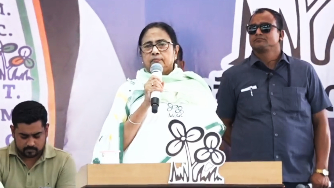 বিজেপি সবচেয়ে বড় চোর তাই চোর চোর করে চিৎকার করে বেড়াচ্ছে, মুর্শিদাবাদে বললেন মমতা