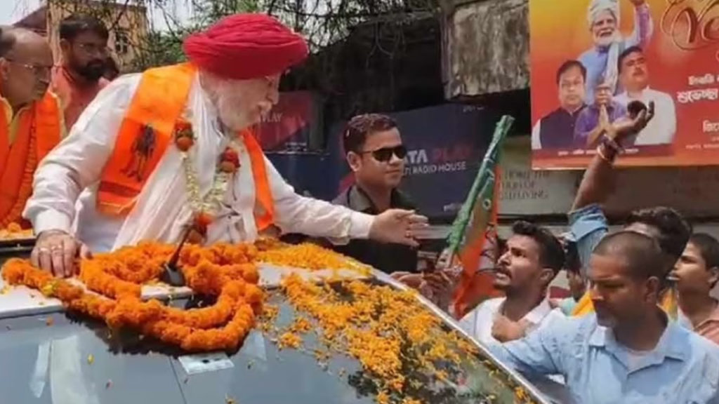 প্রচারে নেমেই বিতর্ক! দলীয় কর্মীকে নিরাপত্তারক্ষী দিয়ে নিগ্রহের অভিযোগ BJP প্রার্থী আলুওয়ালিয়ার বিরুদ্ধে?