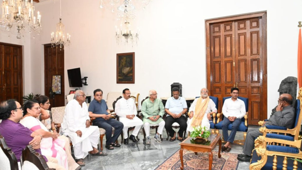 দিল্লিতে গণতন্ত্রকে হত্যা করা হয়েছে, রাজভবন থেকে বেরিয়ে বললেন অভিষেক