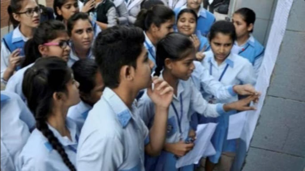 শুক্রবার ২০২৫ সালের মাধ্যমিকের ফলপ্রকাশ, পরীক্ষা শেষের ৬৯ দিনের মাথায় ফল ঘোষণা করবে পর্ষদ