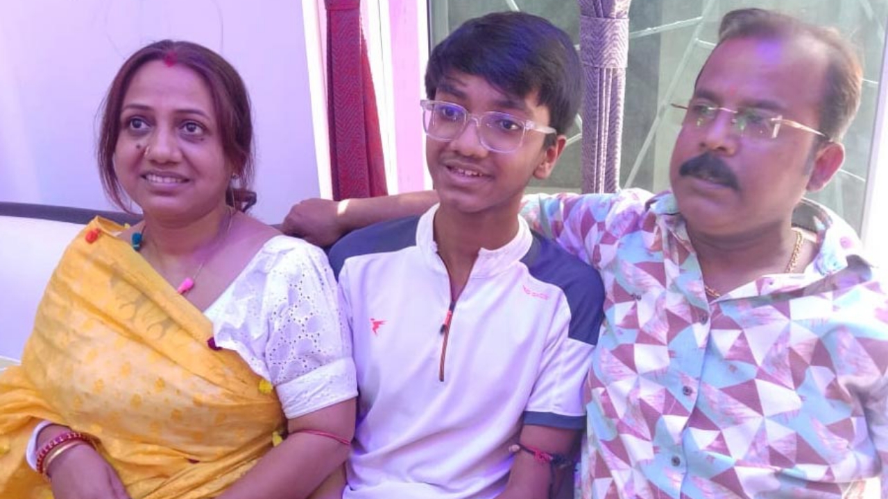 মাধ্যমিকে প্রথম চন্দ্রচূড় সেন, পরীক্ষার ৮০ দিনের মাথায় ফলাফল ঘোষণা