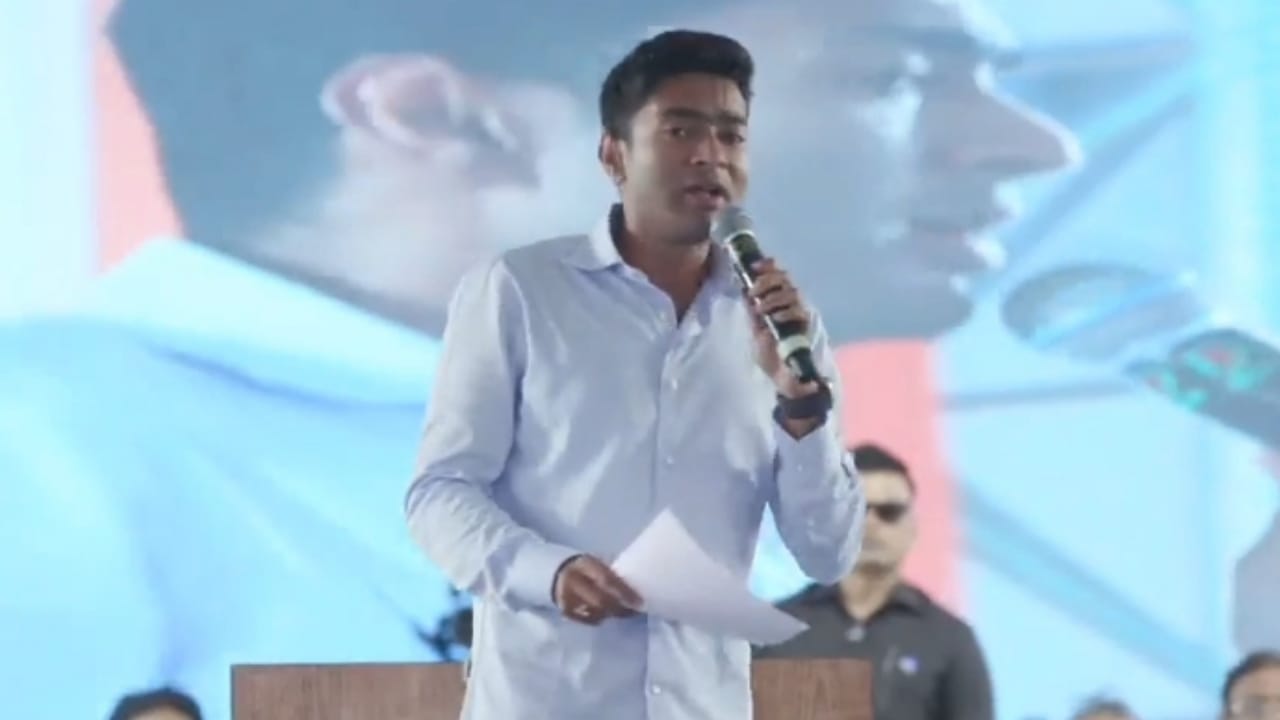 স্বার্থ চরিতার্থ করতে ১০ কোটি বাঙালিকে ১৪০ কোটি ভারতীয়র সামনে ছোট করছে BJP- উলুবেড়িয়ায় আগ্রাসী মেজাজে অভিষেক