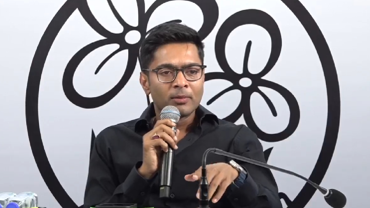 বাংলাকে কলুষিত করার জন্য ক্ষমা চাইতে হবে দিল্লির BJP নেতাদের, ৪৮ ঘণ্টা সময় বেঁধে দিলেন অভিষেক