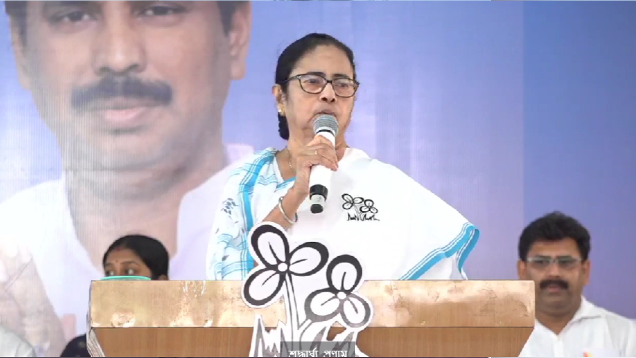 আমি বেঁচে থাকতে NRC করতে দেব না – বনগাঁয় ঘোষণা মমতার