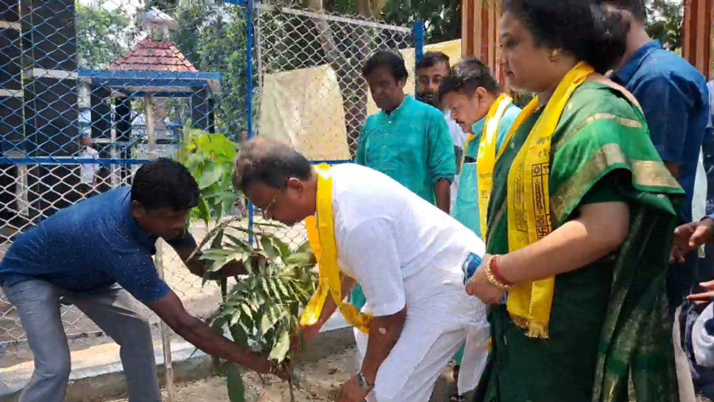 পরিবেশ দিবসে কলকাতার বুকে ২৭৪টি গাছ লাগাল পুরসভা