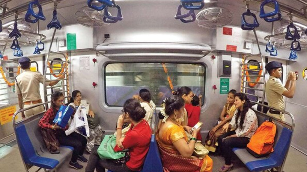 মহিলা কামরার নিরাপত্তা নিয়ে কী নির্দেশ দিল কলকাতা হাইকোর্ট?