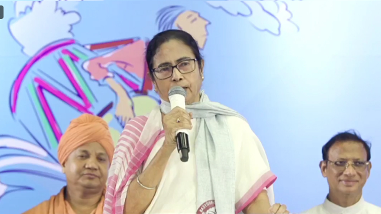 দুর্গাপুজো কমিটিগুলির অনুদান বাড়িয়ে ৮৫ হাজার টাকা করে দিলেন মুখ্যমন্ত্রী