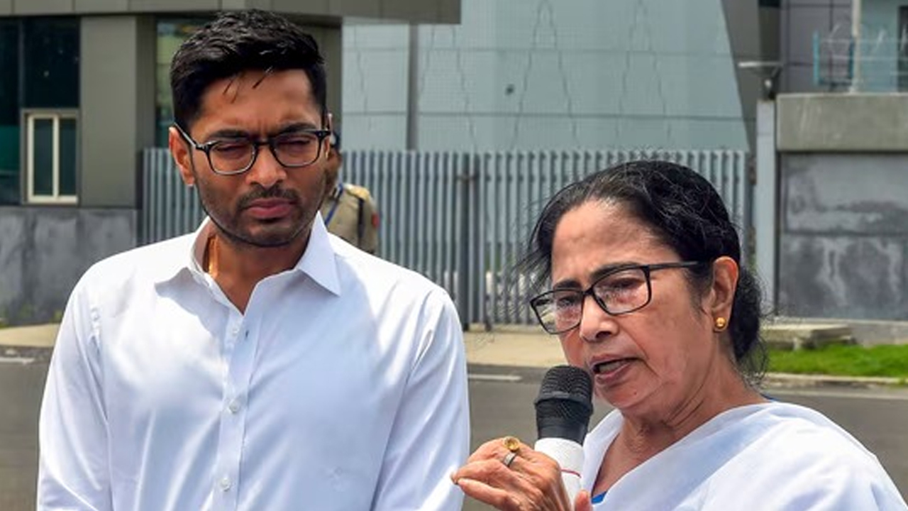 বাংলার পাওনা আদায়ে সওয়াল, নীতি আয়োগের বৈঠকে যোগদানের কারণ স্পষ্ট করলেন মমতা