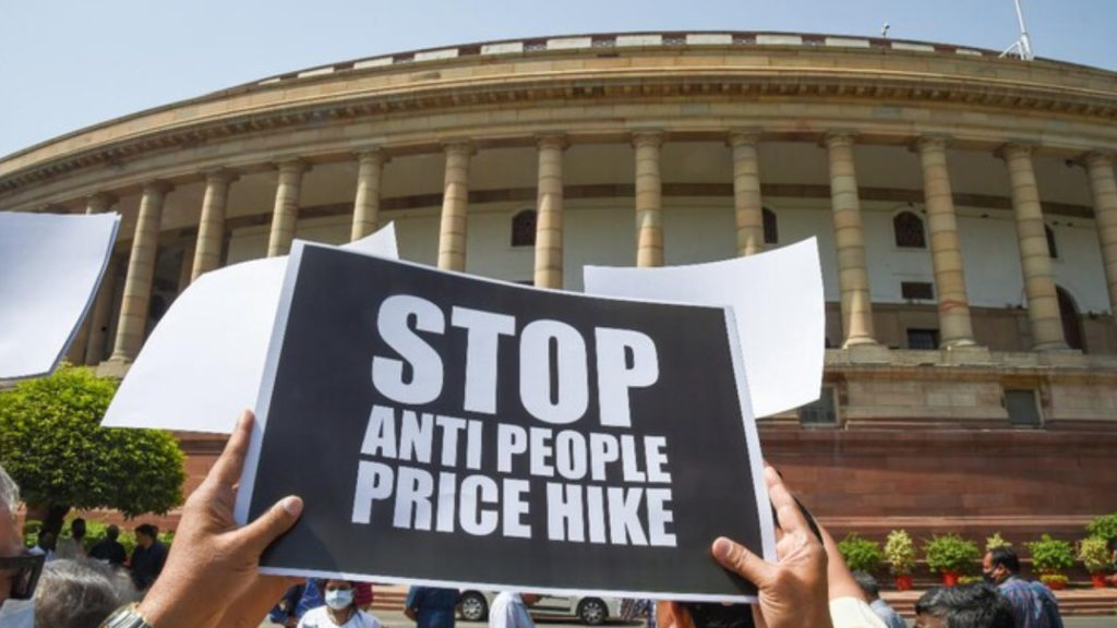 বৃহস্পতিবার মূল্যবৃদ্ধির বিরুদ্ধে সংসদ প্রাঙ্গনে ধরনায় বসছে INDIA জোটের সাংসদরা