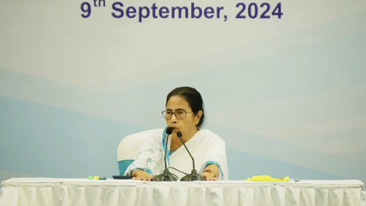 ডাক্তারদের কাজে ফেরার বার্তা, আন্দোলনরতদের আলোচনায় বসার ডাক মমতার