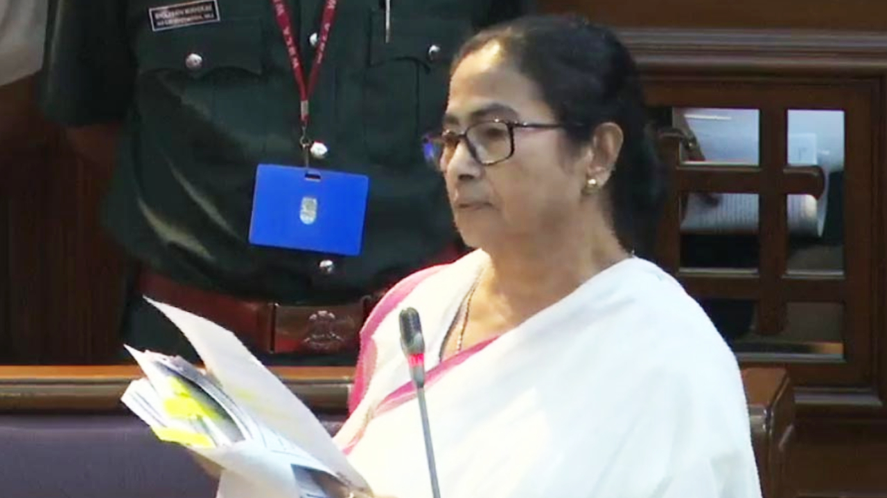 বিধানসভায় পাশ ‘অপরাজিতা নারী ও শিশু বিল’, মোদী-শাহের পদত্যাগ চাইলেন মমতা