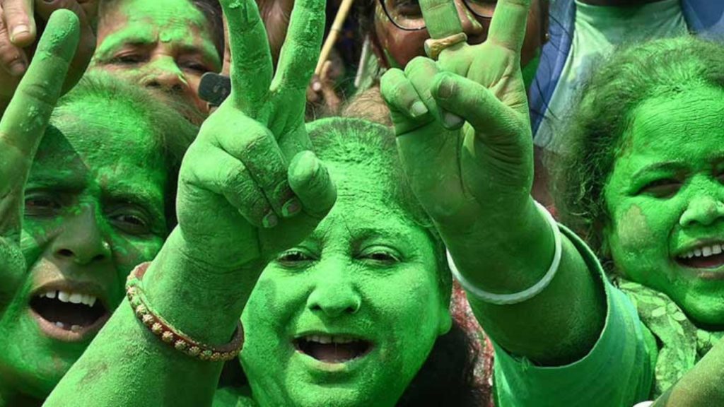 নন্দীগ্রামে মহিলা সংঘ সমবায় সমিতির নির্বাচনে সবুজ ঝড়