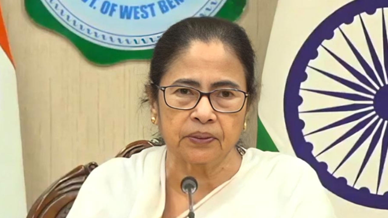 ভিন রাজ্যে আলু পাঠিয়ে বাড়তি মুনাফা লুটার চেষ্টা বরদাস্ত করা হবে না, জানালেন মুখ্যমন্ত্রী