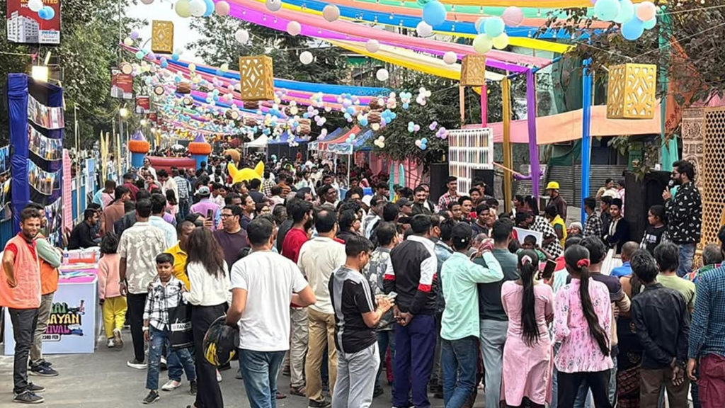 শিলিগুড়ির ‘হ্যাপি স্ট্রিটে’ তরাই হিমালয়ান ফেস্টিভালে চলল হইহুল্লোড়