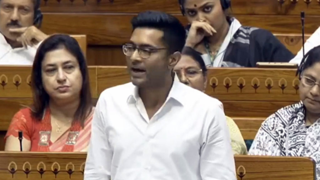 বিশ্বের দরবারে পাকিস্তানের মুখোশ খুলতে মোদী সরকারকে কী নিদান দিলেন অভিষেক?