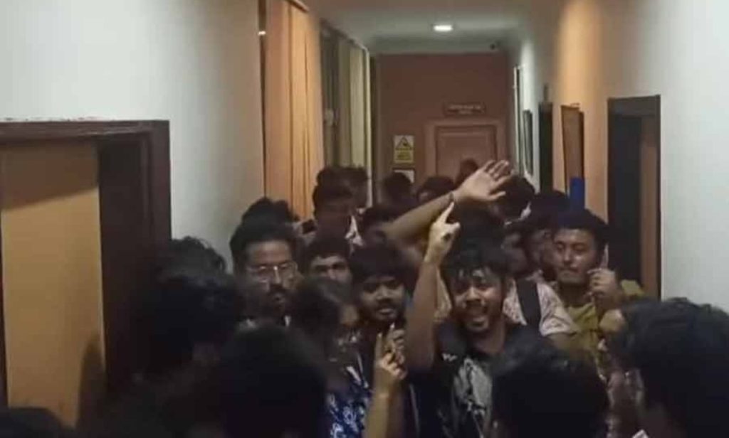 ক্যাম্পাসে যৌন হেনস্তার তদন্তকারী ICC-র ছাত্র প্রতিনিধি নির্বাচনের বৈঠকে উত্তপ্ত যাদবপুর বিশ্ববিদ্যালয়