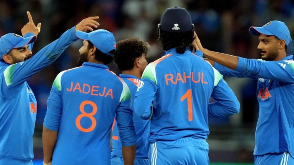 বরুণের স্পিনের দাপটে ২০৫ রানে গুটিয়ে গেল কিউইরা, গ্রুপ শীর্ষে থেকেই শেষ চারে ভারত