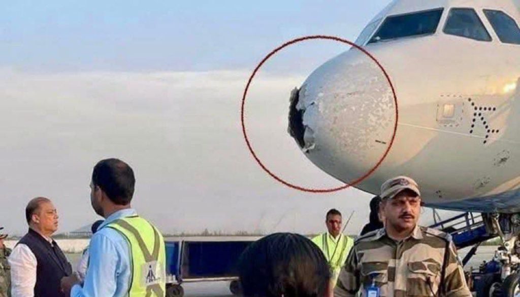 বড় দুর্ঘটনা থেকে বাঁচলো দিল্লি – শ্রীনগরগামী বিমান