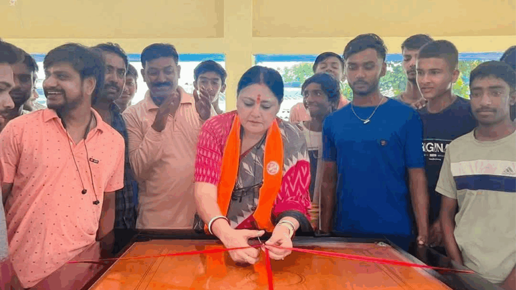 ক্যারম বোর্ডের উদ্বোধন BJP বিধায়ক অগ্নিমিত্রার, হাসির ফোয়ারা সমাজ মাধ্যমে