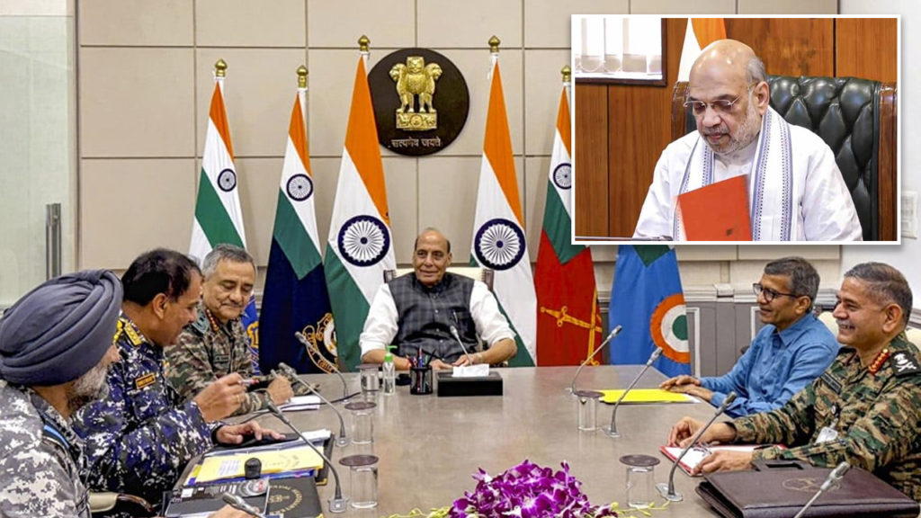 জরুরি বৈঠকে স্বরাষ্ট্রমন্ত্রী, প্রতিরক্ষামন্ত্রী, তিন সেনাপ্রধান, জাতীয় নিরাপত্তা উপদেষ্টা