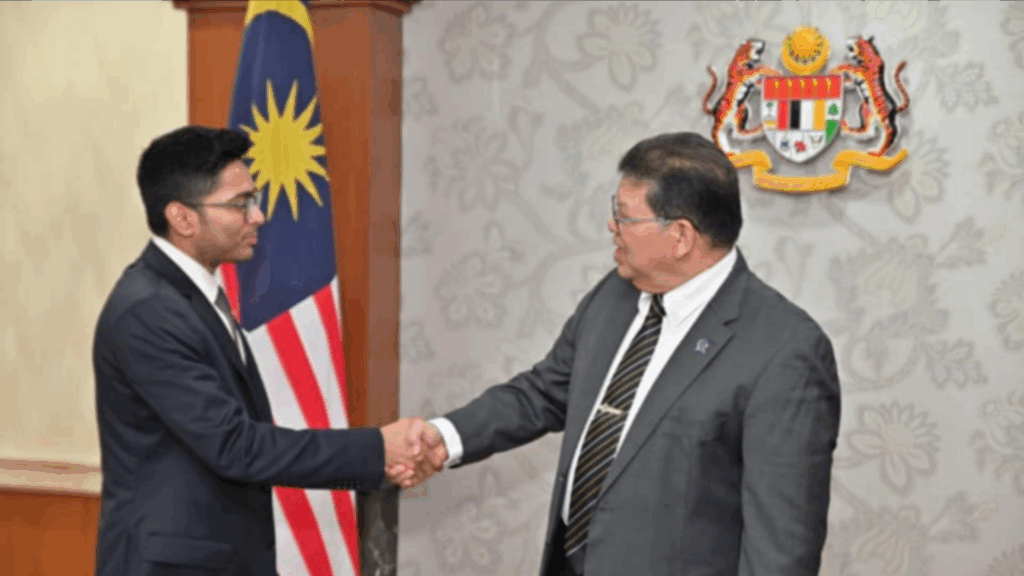 মালয়শিয়ায় রাজনেতা, থিঙ্ক ট্যাংকদের সঙ্গে আলোচনায় অভিষেক