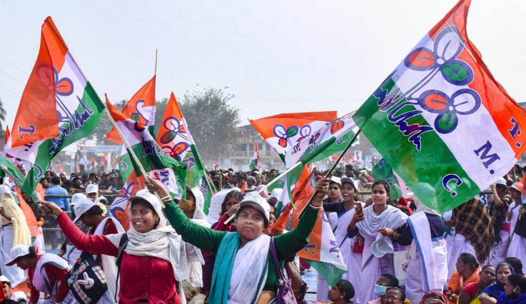 পান্ডুয়ায় কৃষি উন্নয়ন সমবায় সমিতির নির্বাচনেও জোড়াফুলের দাপট, ছাব্বিশের আগেই আলগা হচ্ছে বিরোধীদের মাটি?