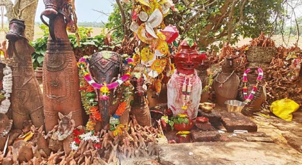 ঝাড়গ্রামের ওরগোঁদার পাতাল ভৈরব মন্দিরকে ঘিরে ঘনাচ্ছে রহস্য, কবে জেগে উঠবেন কালভৈরব?