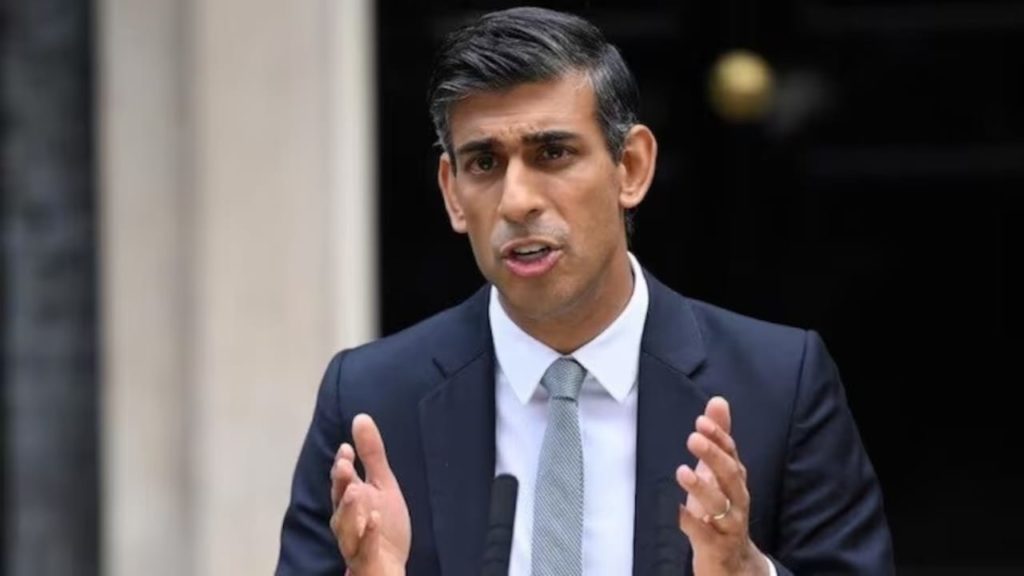 Rishi Sunak: প্রধানমন্ত্রিত্ব খুইয়ে চাকরিতে যোগ দিলেন ঋষি সুনাক