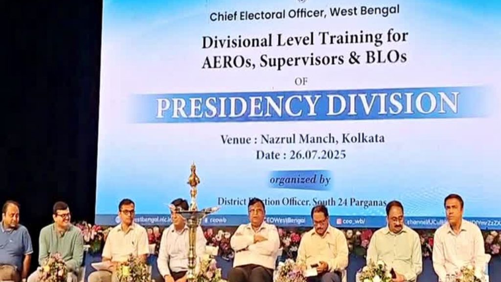 বিএলওদের প্রশিক্ষণ শুরু কমিশনের, বাংলায় SIR-র প্রস্তুতি?
