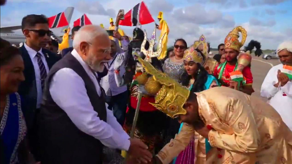 মোদীর বিরুদ্ধে হিন্দু ধর্মকে অপমান করার অভিযোগ আনলেন ব্রাত্য বসু, কী বললেন তিনি?