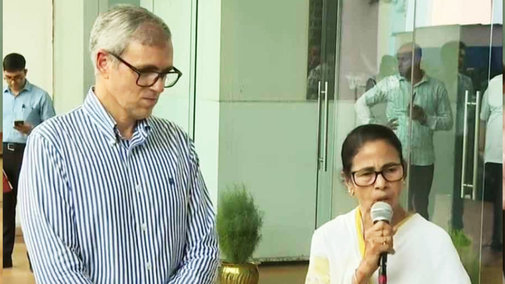 Mamata Banerjee-Omar Abdullah: বিপদে পাশে দাঁড়িয়েছেন মমতা, ধন্যবাদ জানাতে নবান্নে এলেন ওমর