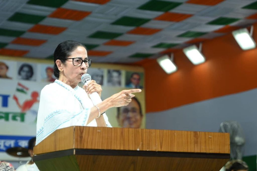 SIR, ভিন রাজ্যে পরিযায়ী শ্রমিকদের হেনস্থার আবহে দেশ গঠনে বাঙালির অবদান মনে করালেন মুখ্যমন্ত্রী