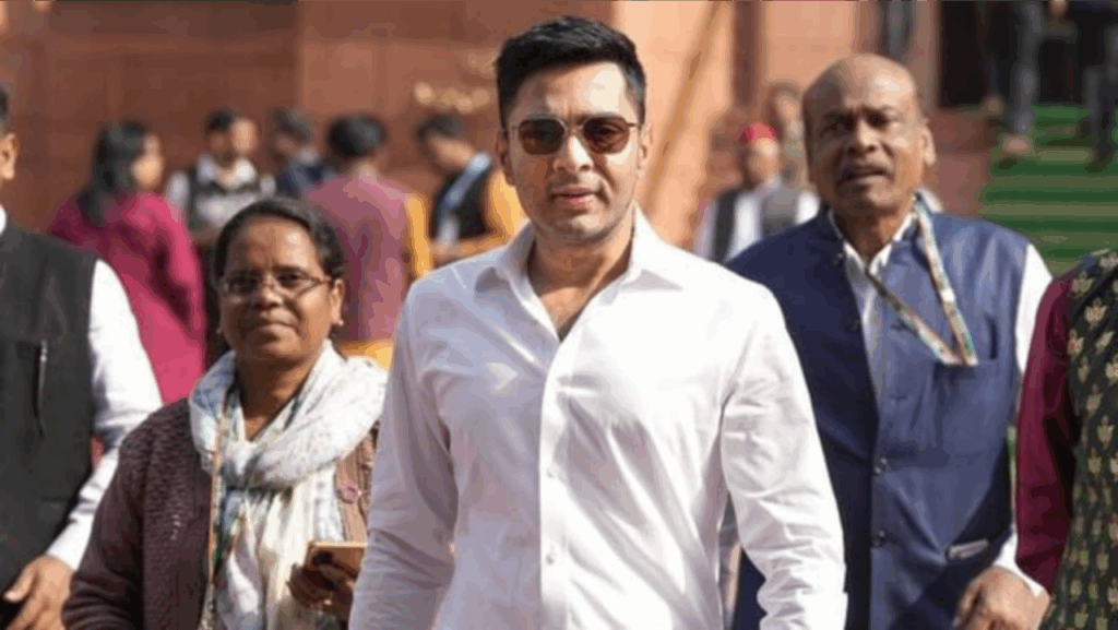 সংসদীয় দলের সঙ্গে প্রথম বৈঠকে কী কী নির্দেশ দিলেন লোকসভায় তৃণমূলের নতুন দলনেতা অভিষেক?