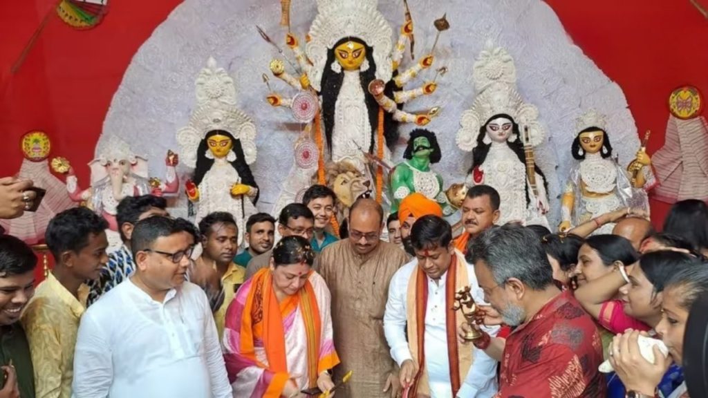 বাঙালি অস্মিতার গুঁতো? ফের EZCC-তে দুর্গাপুজোর আয়োজনে BJP