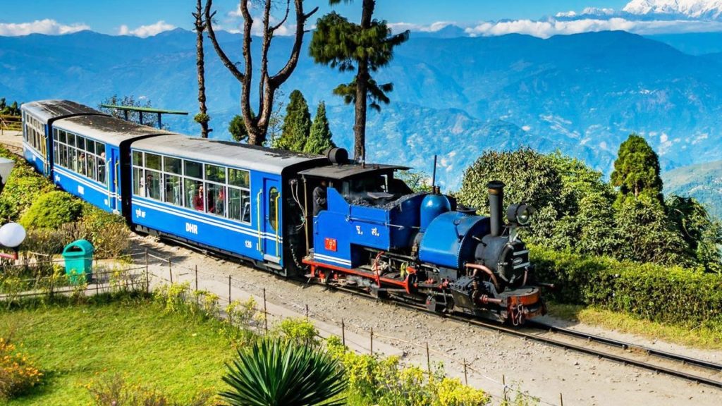 পুজোর উপহার: তিনটি অভিনব টয়ট্রেন পরিষেবা চালু করছে Darjeeling Himalayan Railway, রইল বিস্তারিত Update