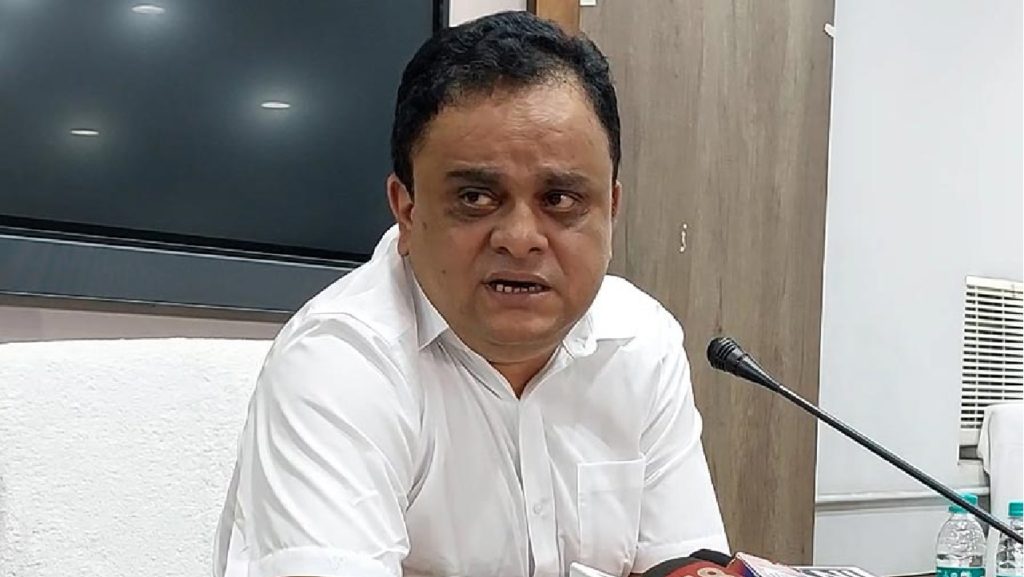 ‘শশাঙ্কর বাঙালির কাছে পরাস্ত হবে দেবগুপ্তদের মালব্যরা’, বাংলা ভাষা বিতর্কে BJP নেতাকে তোপ রাজ্যের মন্ত্রীর