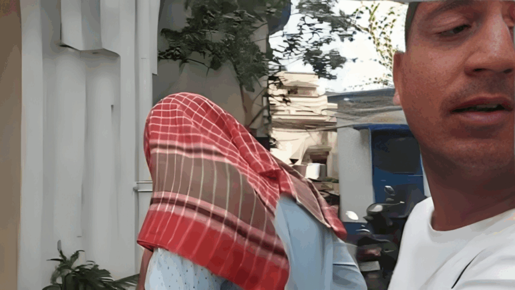 SIR: মমতার সতর্কবার্তা সত্য! ব্যক্তিগত তথ্য সংগ্রহ করায় ধৃত প্রতারক