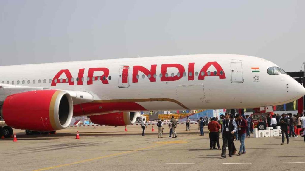 Air India: ইঞ্জিনে ‘আগুনের’ ইঙ্গিত দিল্লিতে ফিরলো এয়ার ইন্ডিয়ার বিমান